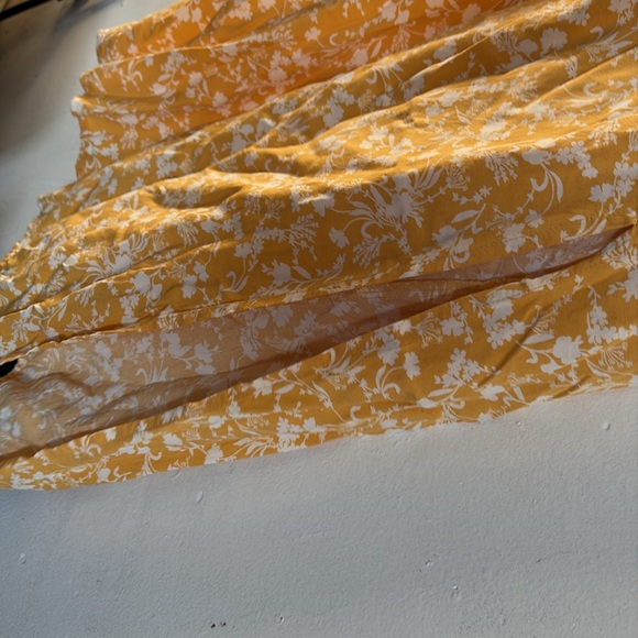 Yellow dress from Old Navyy - Picture 2 of 5